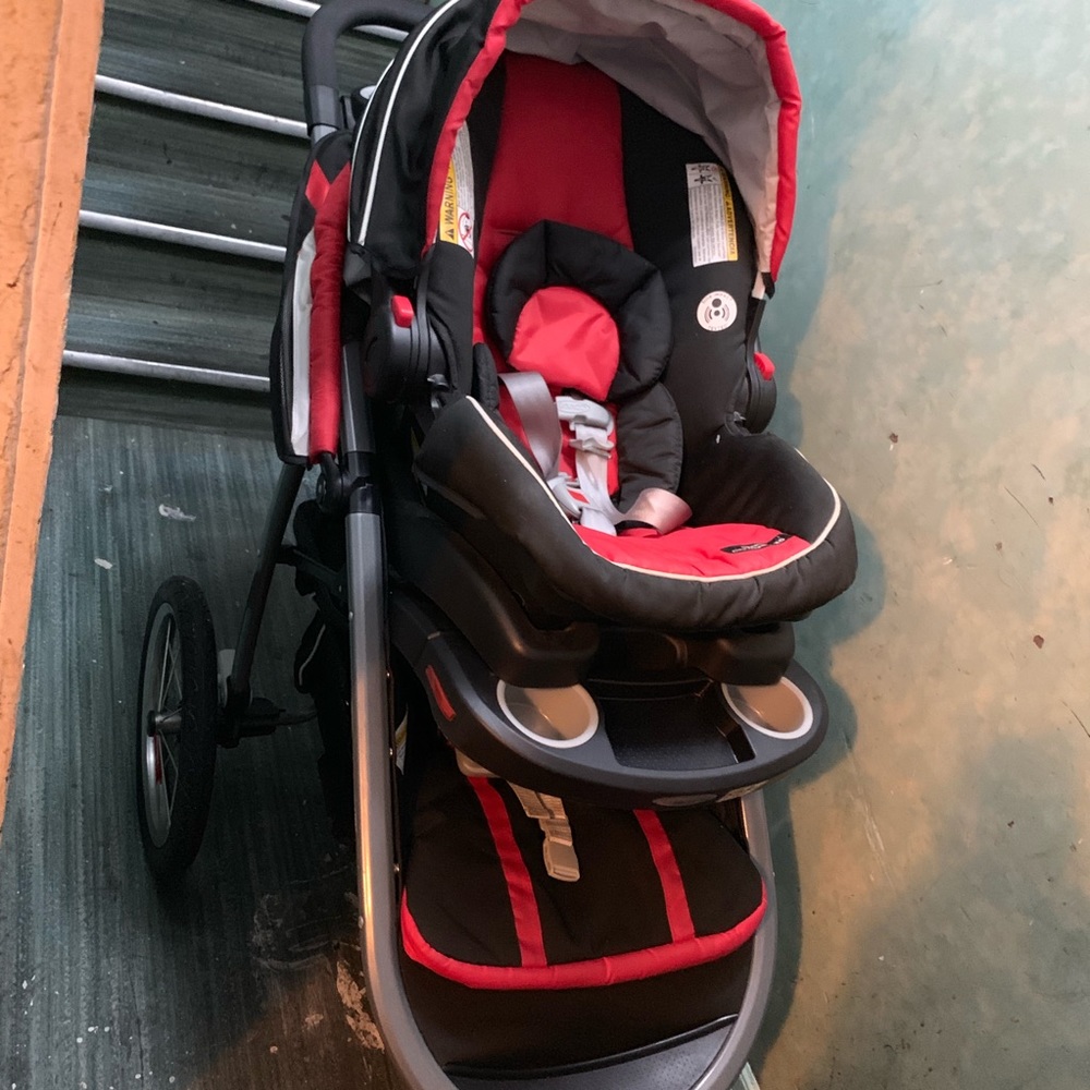 Baby Stroller - Picture 4 of 4